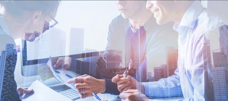 Tekening van een laptop en cloudapplicaties