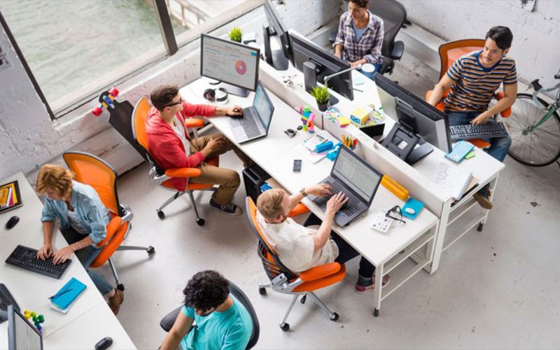 Collaborating in meeting room